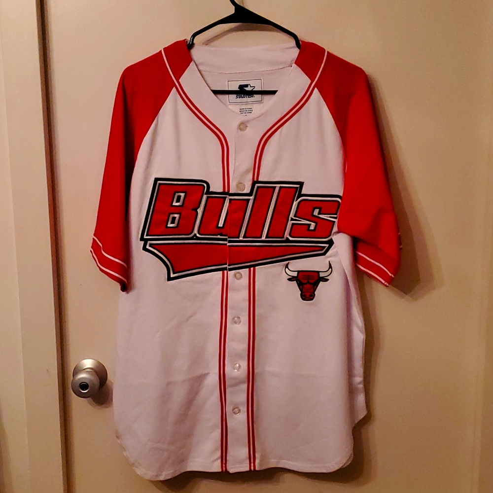 Brand new starter chicago bulls baseball style jersey!